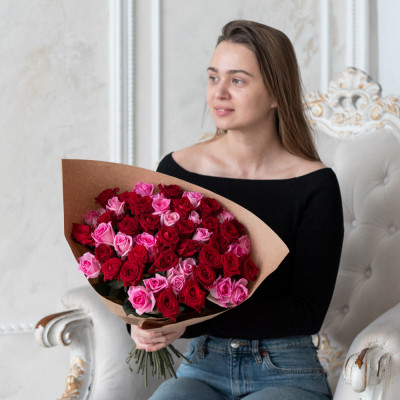 Tornadisos de Ávila, Spain - Bouquet of 51 red and pink roses