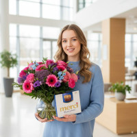 Букет цветов Зара + конфеты Мерси